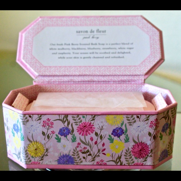 CST COMMONWEALTH SOAPS TOILETRIES PINK BERRY BAR NEW - Picture 3 of 6